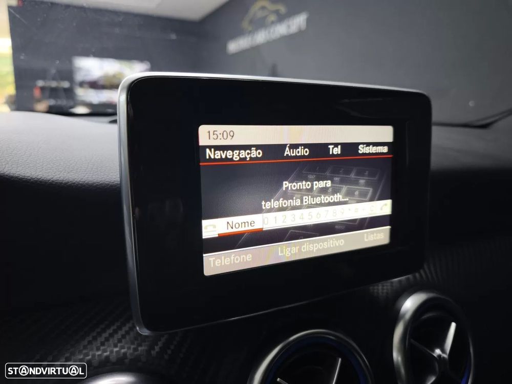 Mercedes-Benz A 180 d AMG Line - 32