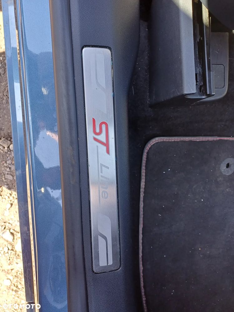 Ford Kuga 1.5 TDCi 2x4 ST-Line - 13