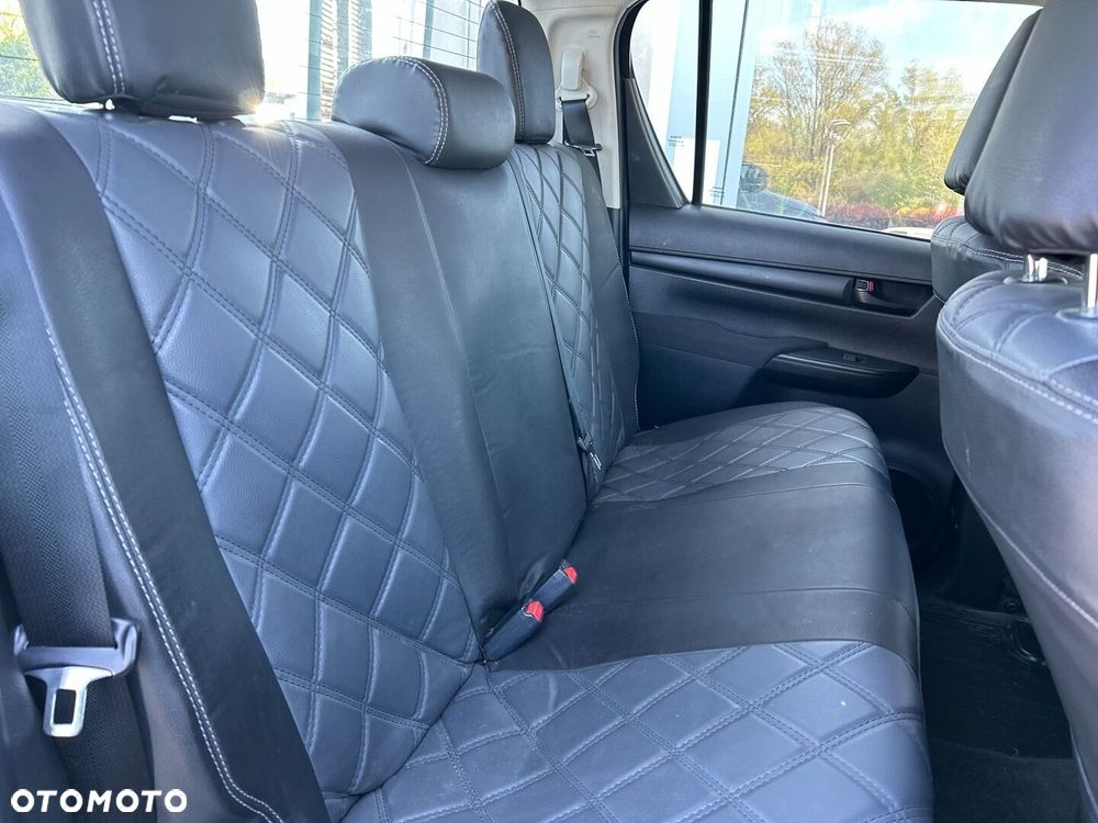 Toyota Hilux 2.4 D-4D Double Cab DLX 4x4 - 20