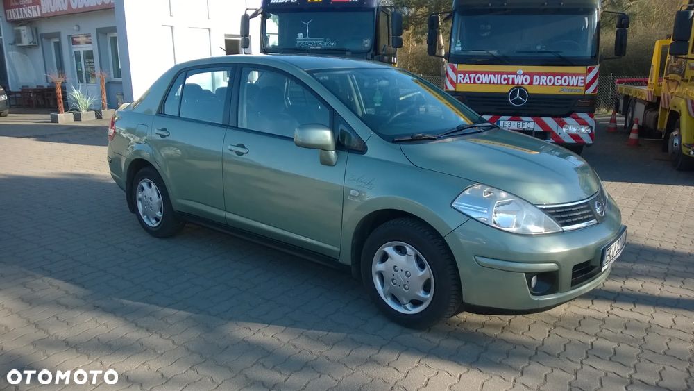 Nissan Tiida 1.6 Tekna - 8