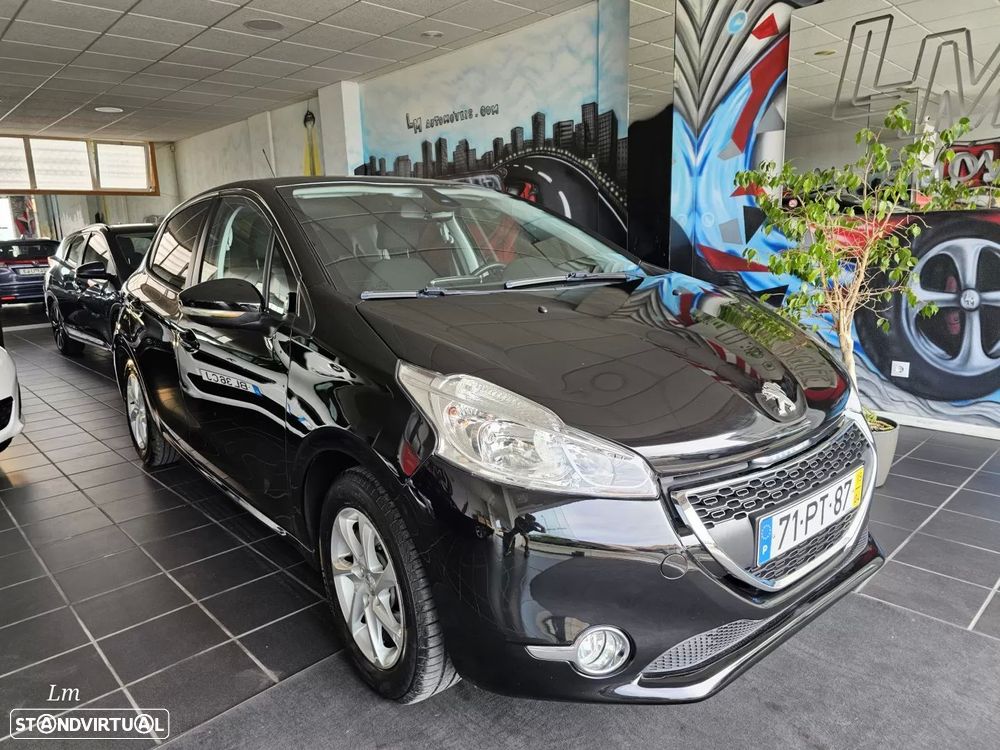 Peugeot 208 1.2 VTi SE Style - 1