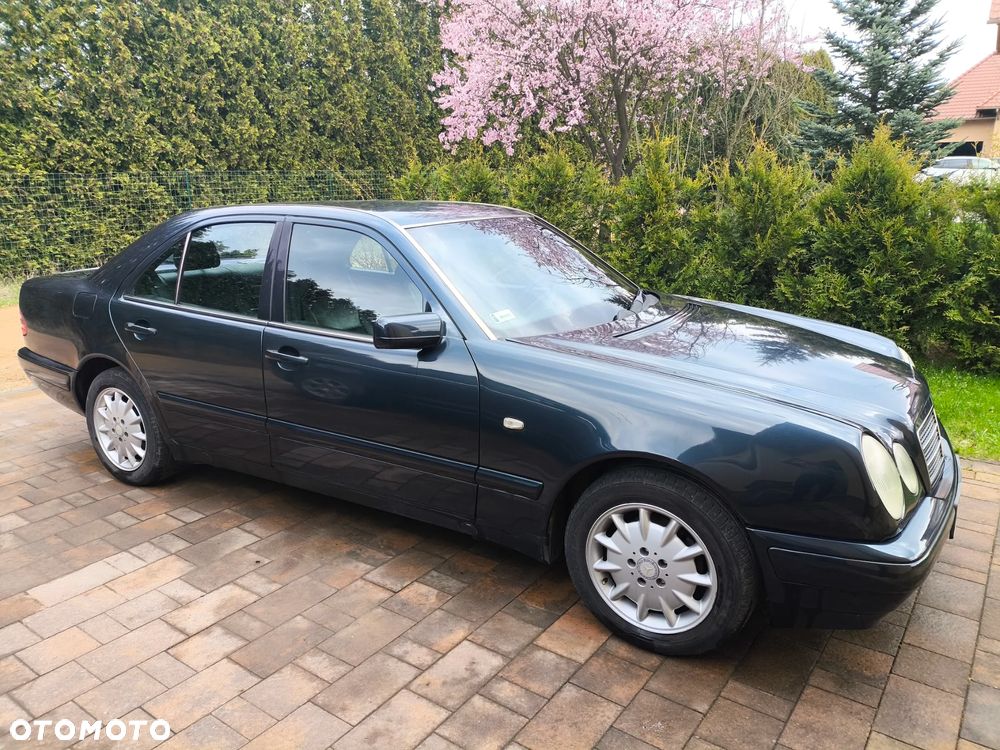 Mercedes-Benz Klasa E 200 Elegance - 5