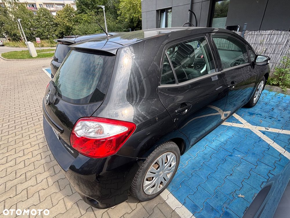Toyota Auris 1.6 Premium - 3