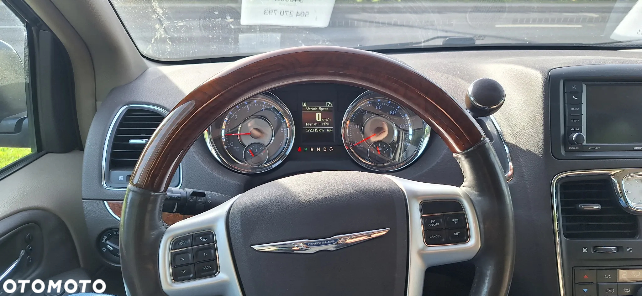 Chrysler Town & Country 3.6 Limited - 11