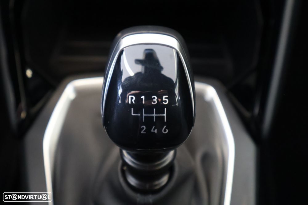 Peugeot 2008 1.2 PureTech Style - 37