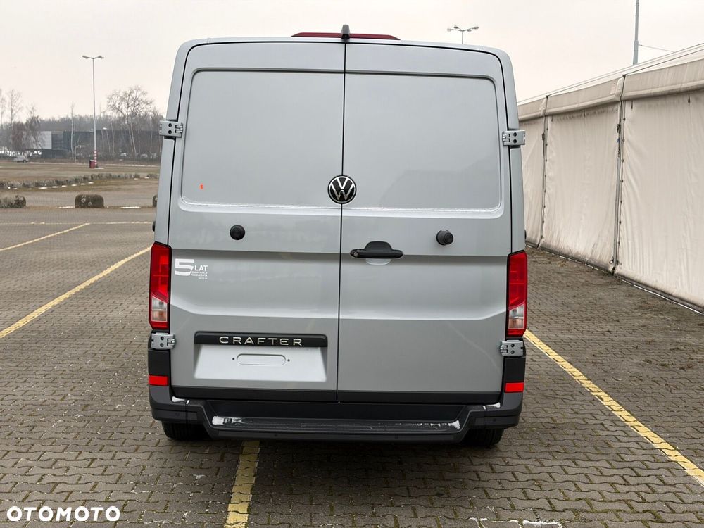 Volkswagen Crafter 35 2.0 TDI L3H3 177 KM AUTOMAT - 4
