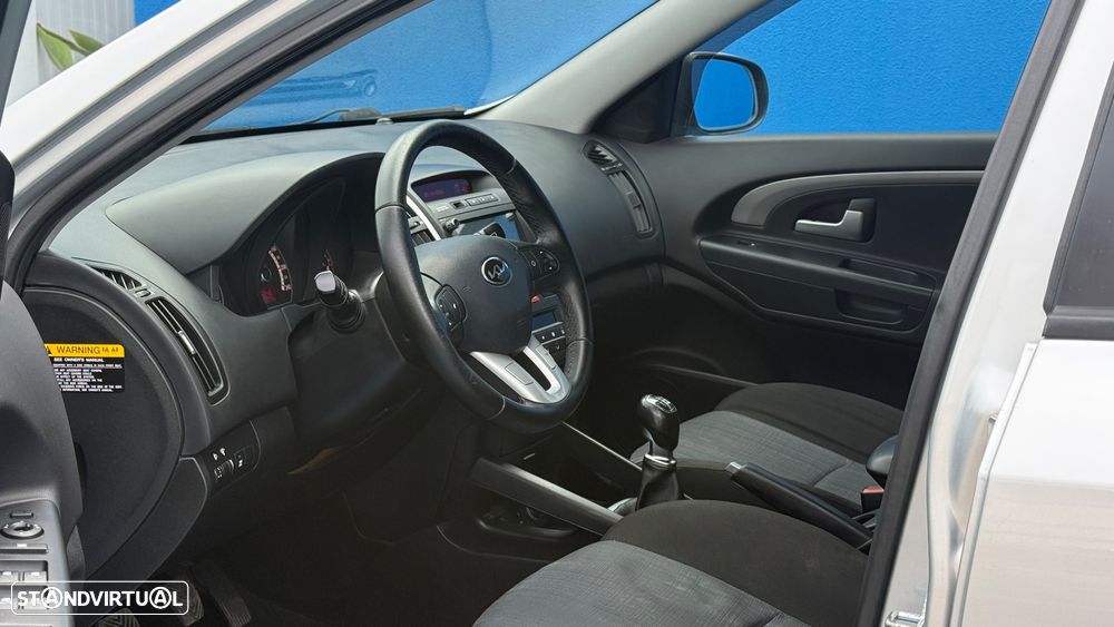 Kia Ceed SW 1.6 CRDi EX ISG - 4