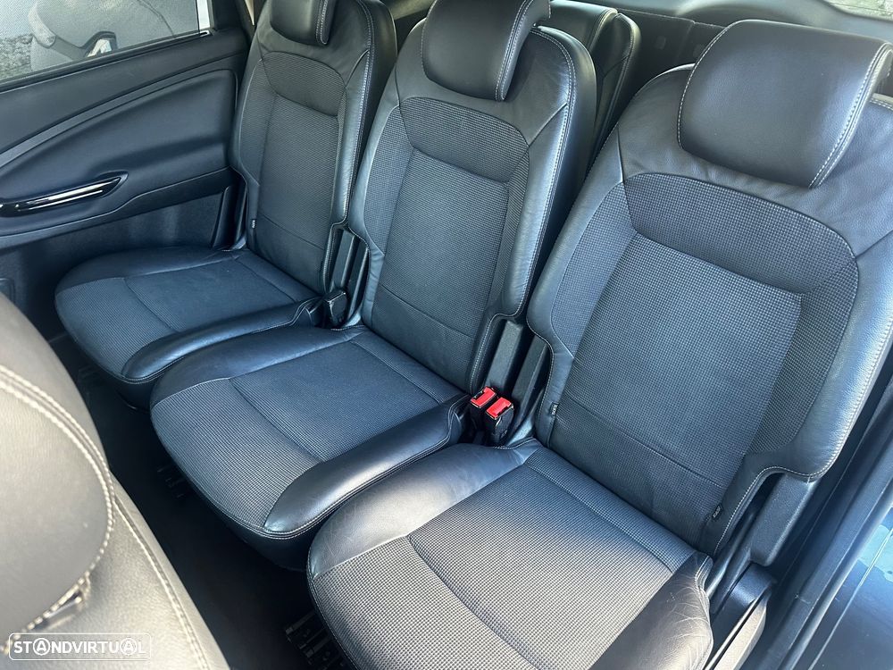 Ford S-Max 2.0 TDCi Titanium 7L - 33