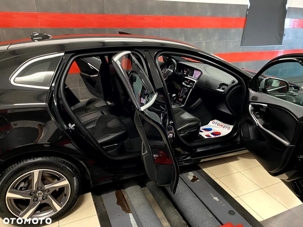 Volvo V40 D3 Drive-E R-Design Momentum - 21