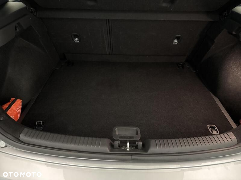 Hyundai i30 1.5 DPI Classic + - 22
