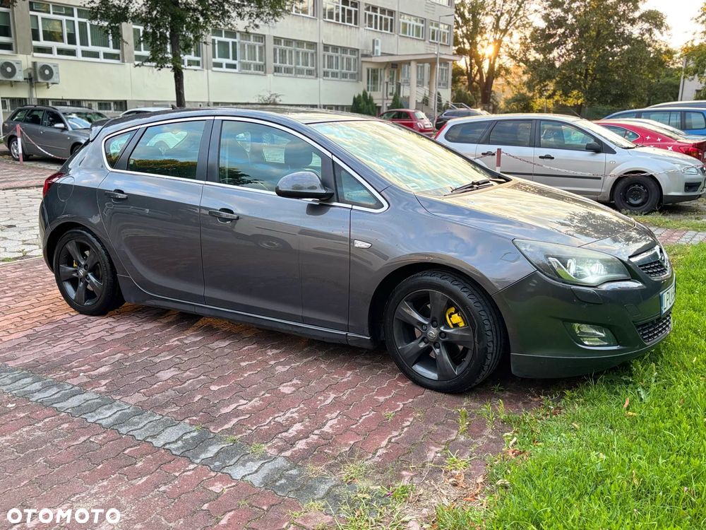 Opel Astra 1.6 T Sport - 1