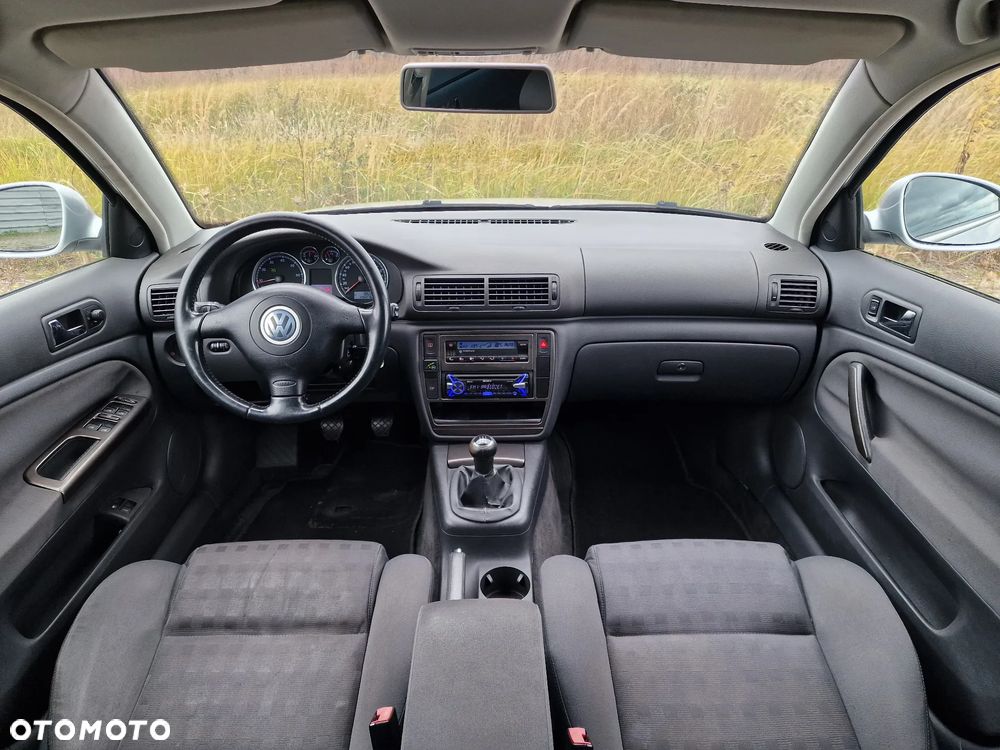 Volkswagen Passat 1.6 Exclusive - 5
