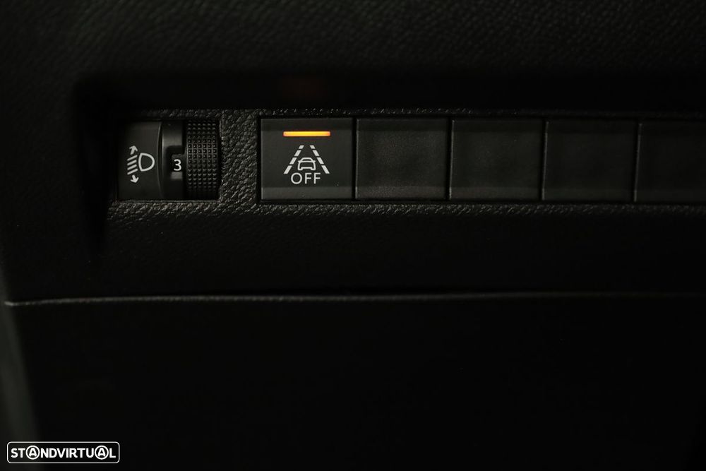 Peugeot 208 1.2 PureTech Allure EAT8 - 18