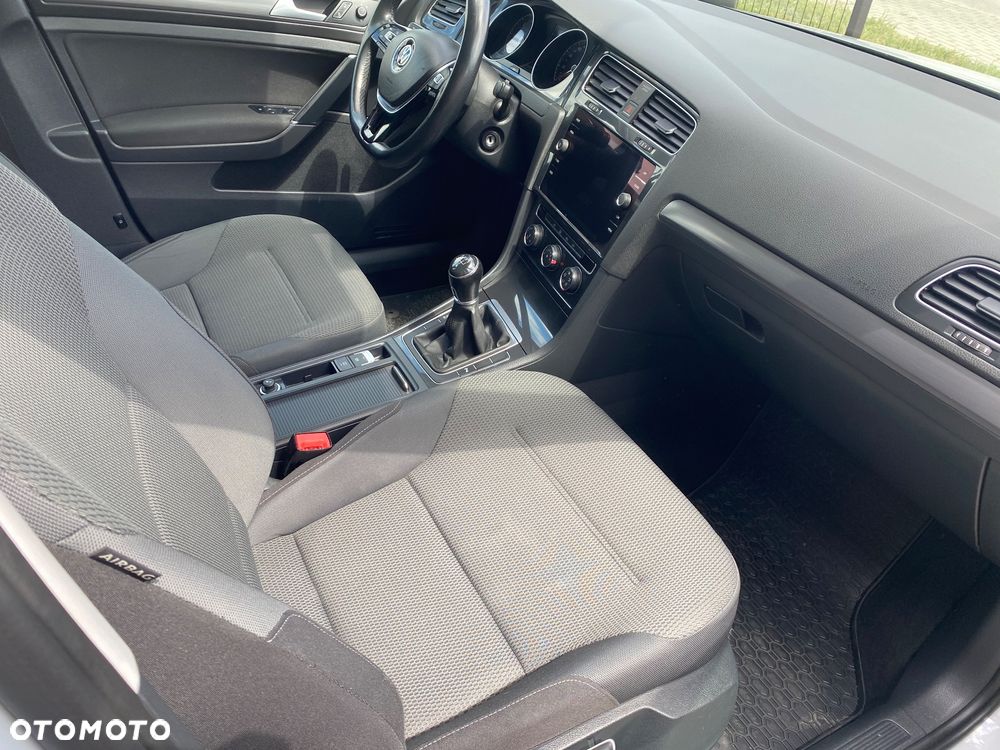 Volkswagen Golf 1.6 TDI BMT Comfortline - 18