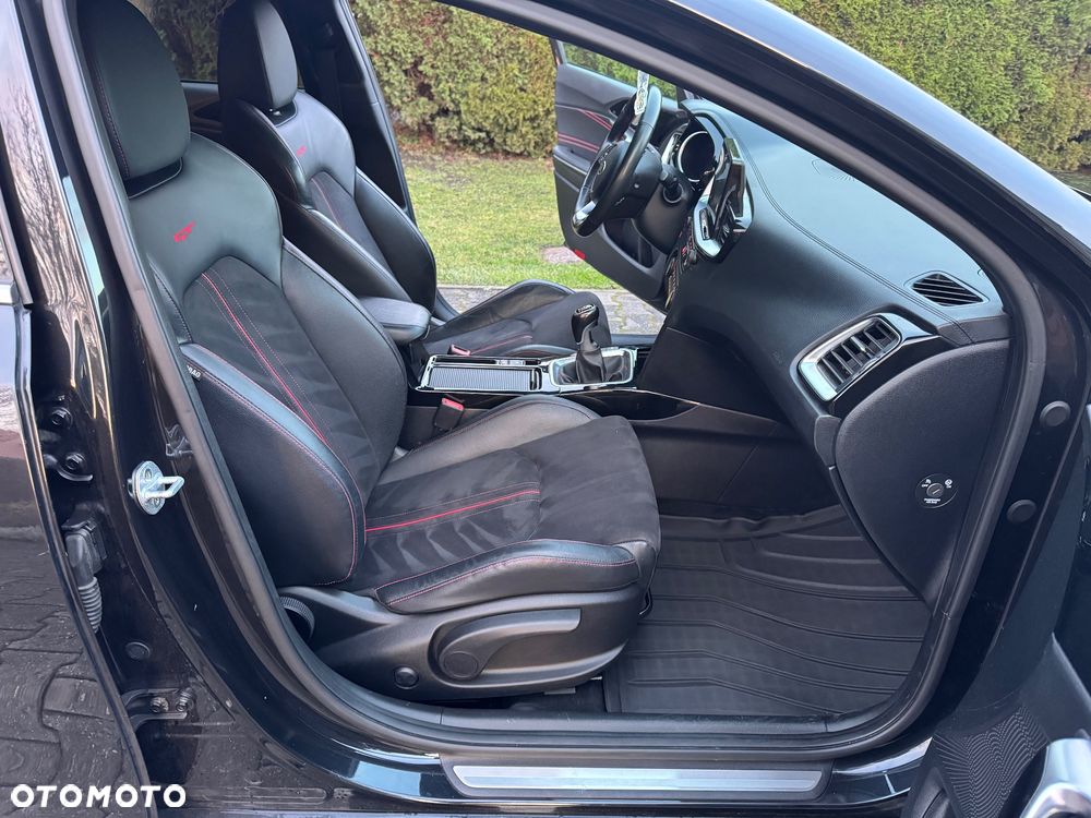 Kia ProCeed 1.6 T-GDI GT - 26