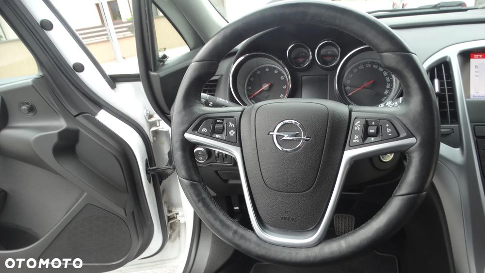Opel Astra 1.4 Turbo Exklusiv - 26