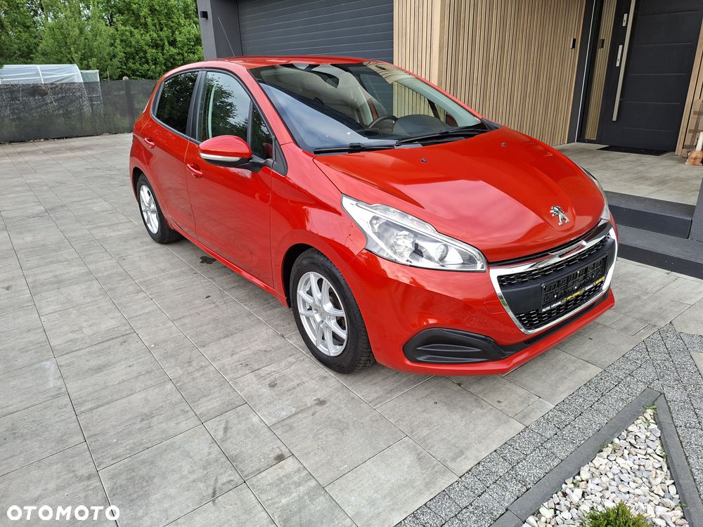 Peugeot 208 - 11