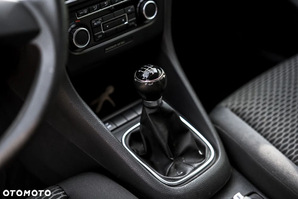 Volkswagen Golf 1.6 Edition - 12