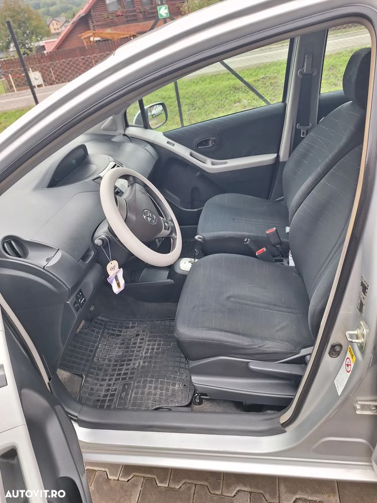 Toyota Yaris 1.3 Aut Sol - 7
