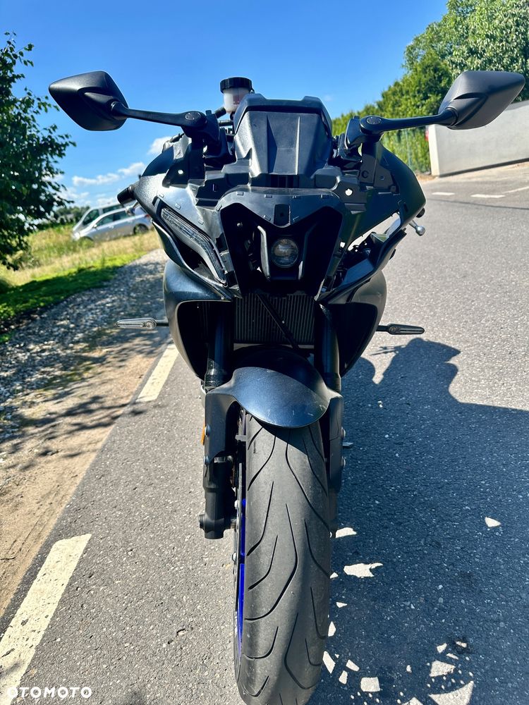Yamaha R7 - 8