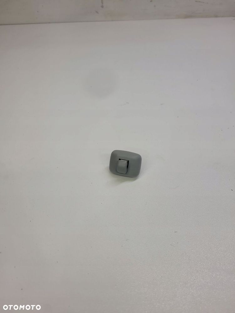 UCHWYT HACZYK OSŁONY AUDI A3 8VA1 8X 8U0857562 - 1