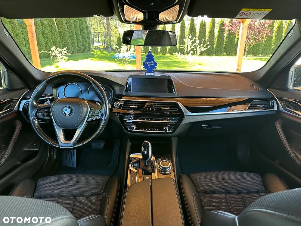 BMW Seria 5 520d Sport Line - 25