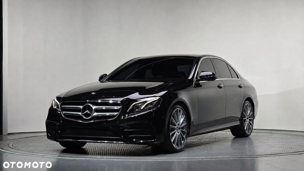 Mercedes-Benz Klasa E 300 9G-TRONIC AMG Line - 1