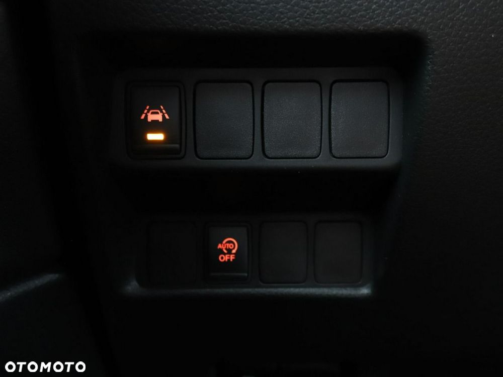 Nissan Qashqai 1.6 DIG-T N-Connecta - 33
