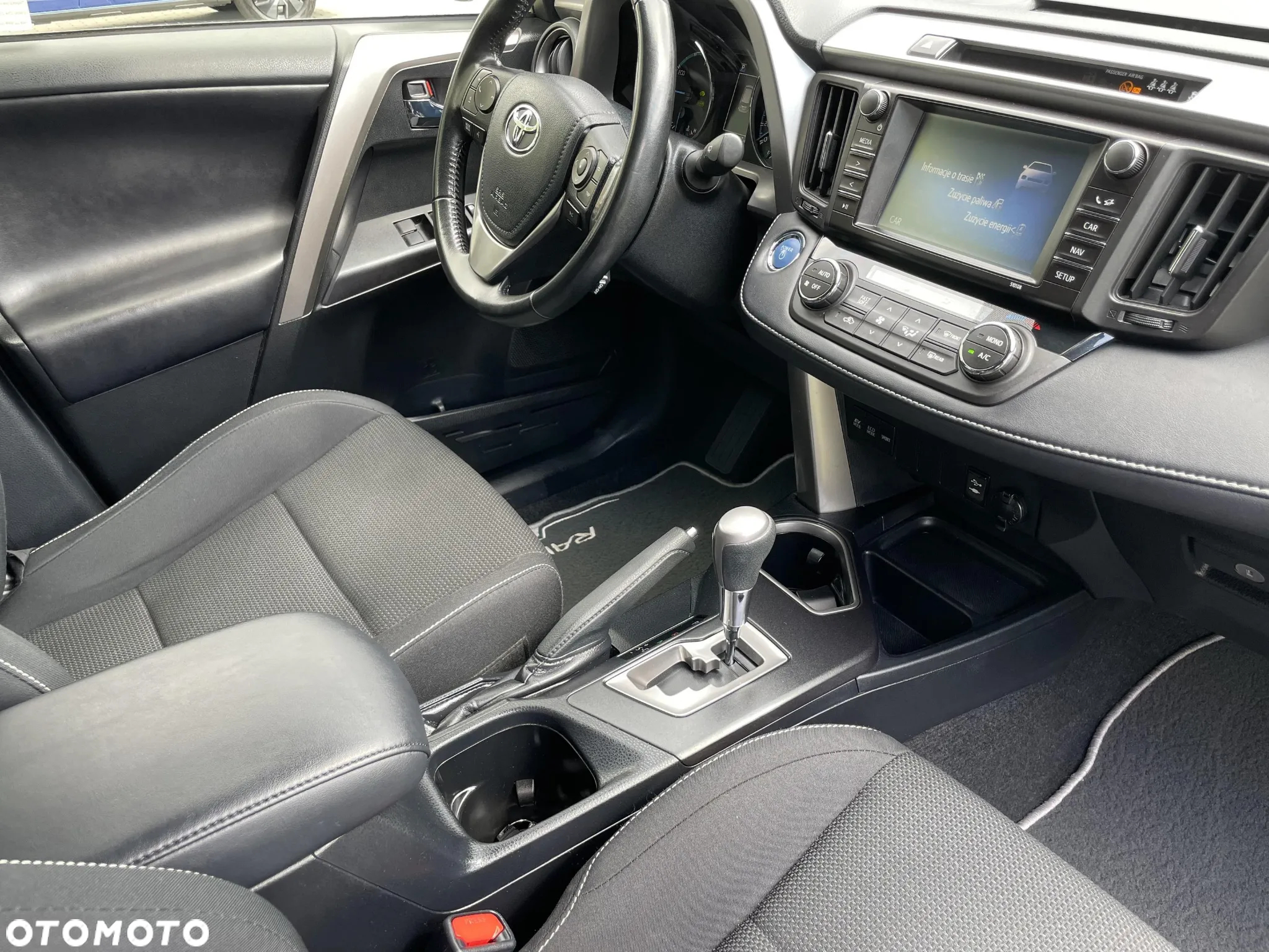 Toyota RAV4 Hybrid Style 4x2 - 27