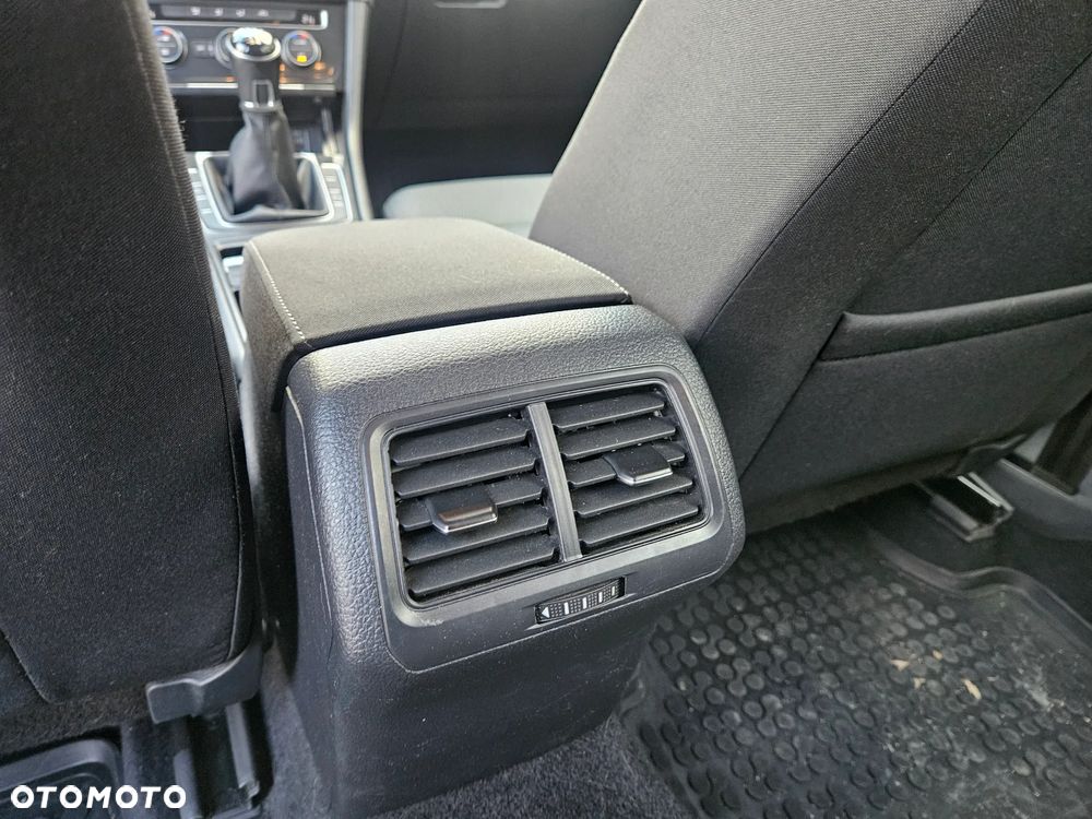 Volkswagen Golf Variant 1.6 TDI BMT Comfortline - 28