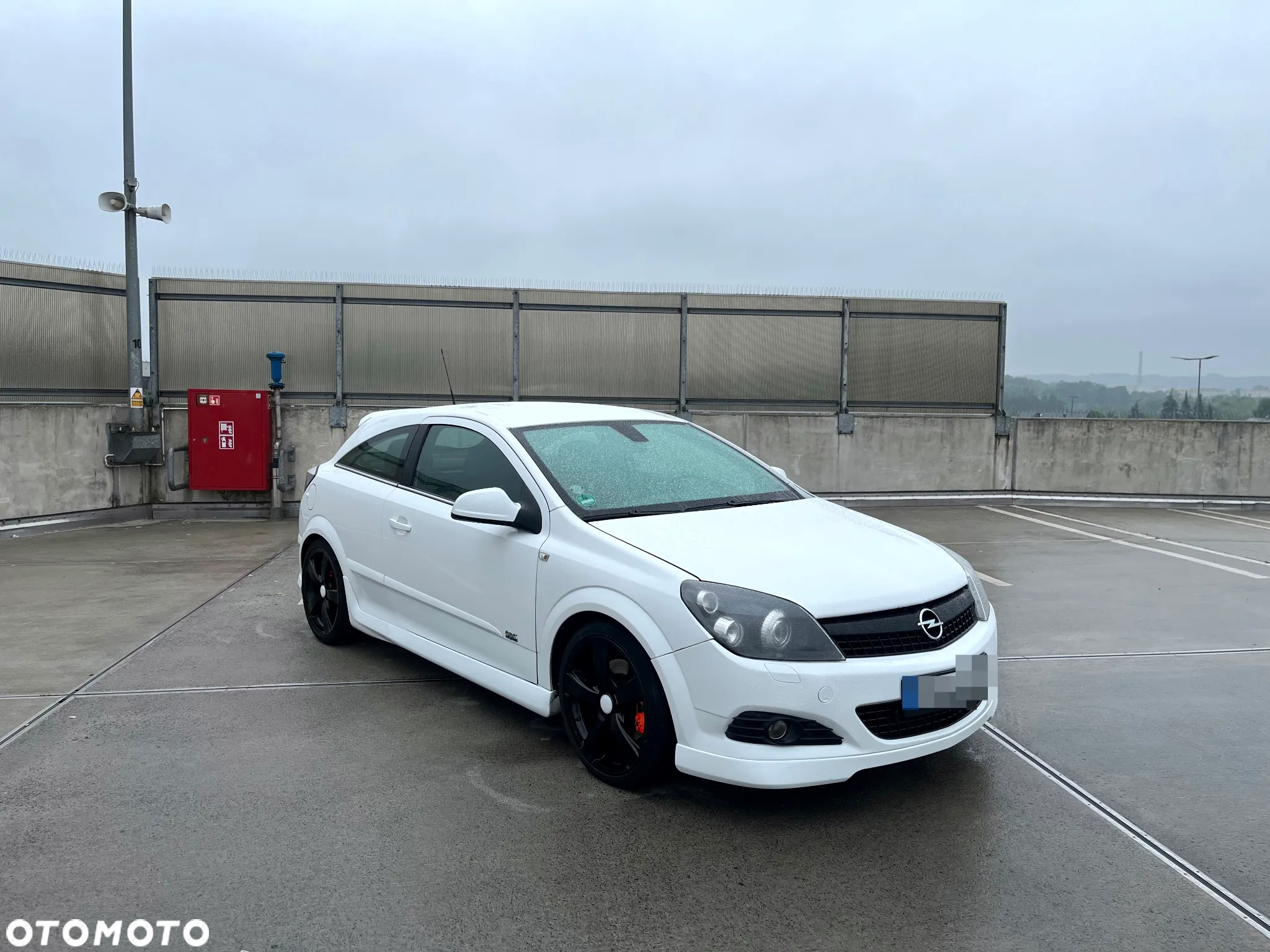 Opel Astra GTC 1.6 Turbo Sport - 2