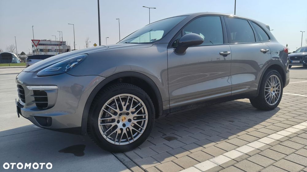 Porsche Cayenne S - 1
