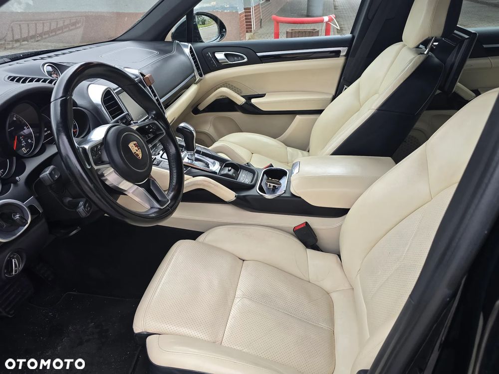 Porsche Cayenne - 12