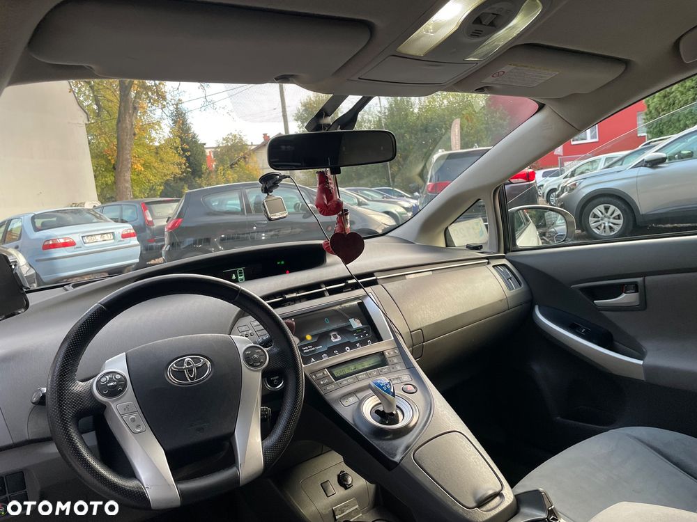 Toyota Prius - 16