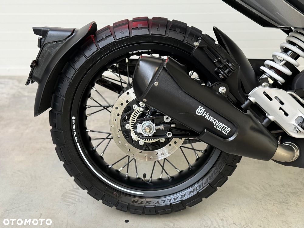 Husqvarna Svartpilen - 15