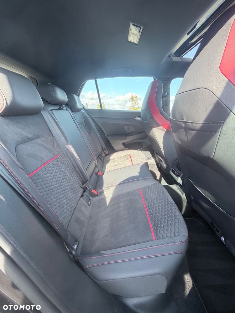 Volkswagen Golf - 27