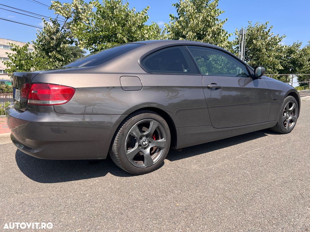 BMW Seria 3 320i Aut. - 15