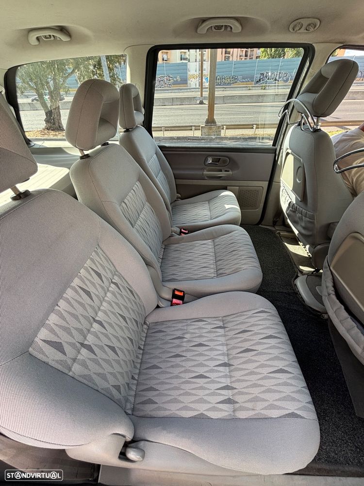 Ford Galaxy 1.9 TDi Trend - 24