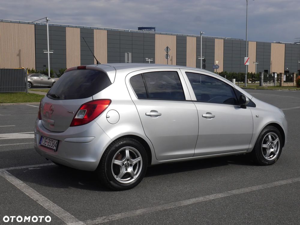 Opel Corsa 1.4 16V Enjoy - 4