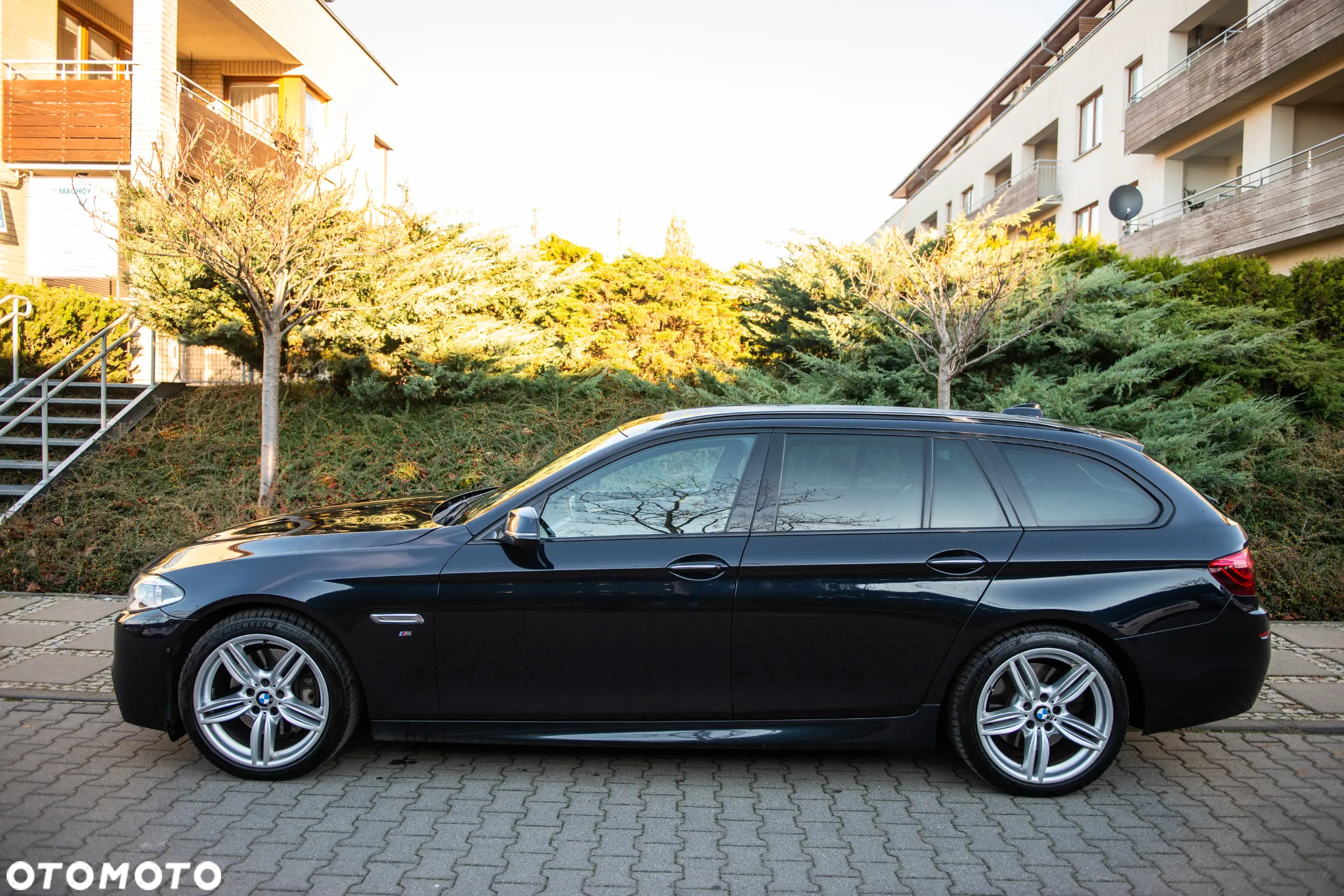 BMW Seria 5 530d Touring Blue Performance Sport-Aut - 3