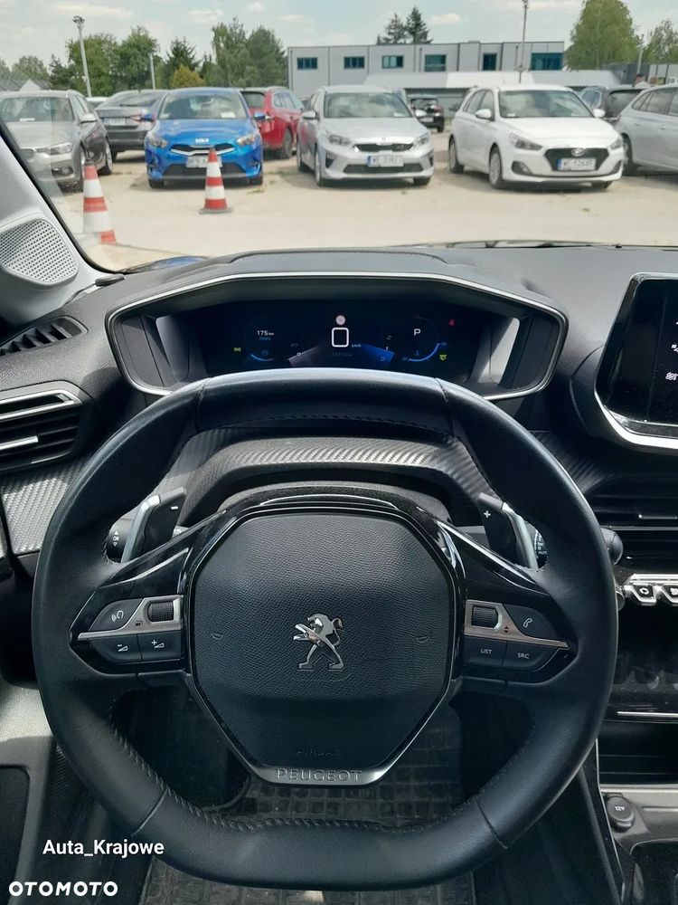 Peugeot 208 PureTech 100 EAT8 Allure - 12