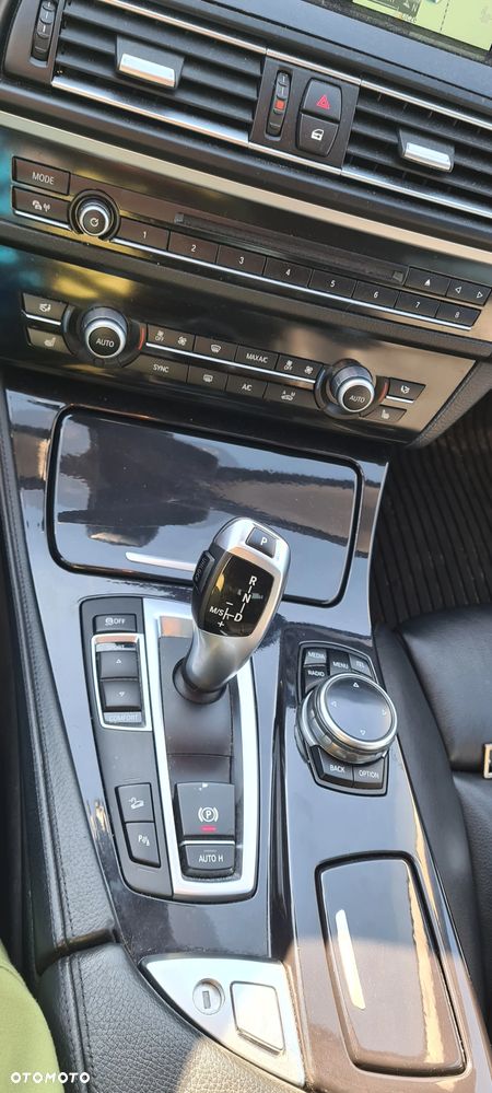 BMW Seria 5 520d xDrive Luxury Line - 11