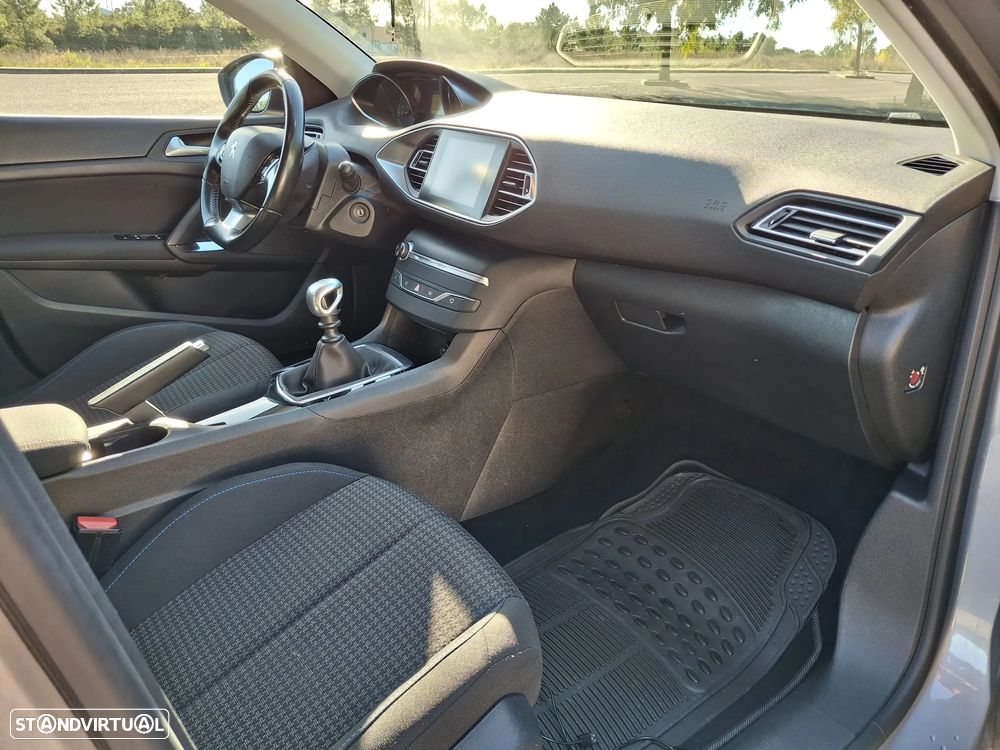 Peugeot 308 SW 1.5 BlueHDi Active - 29