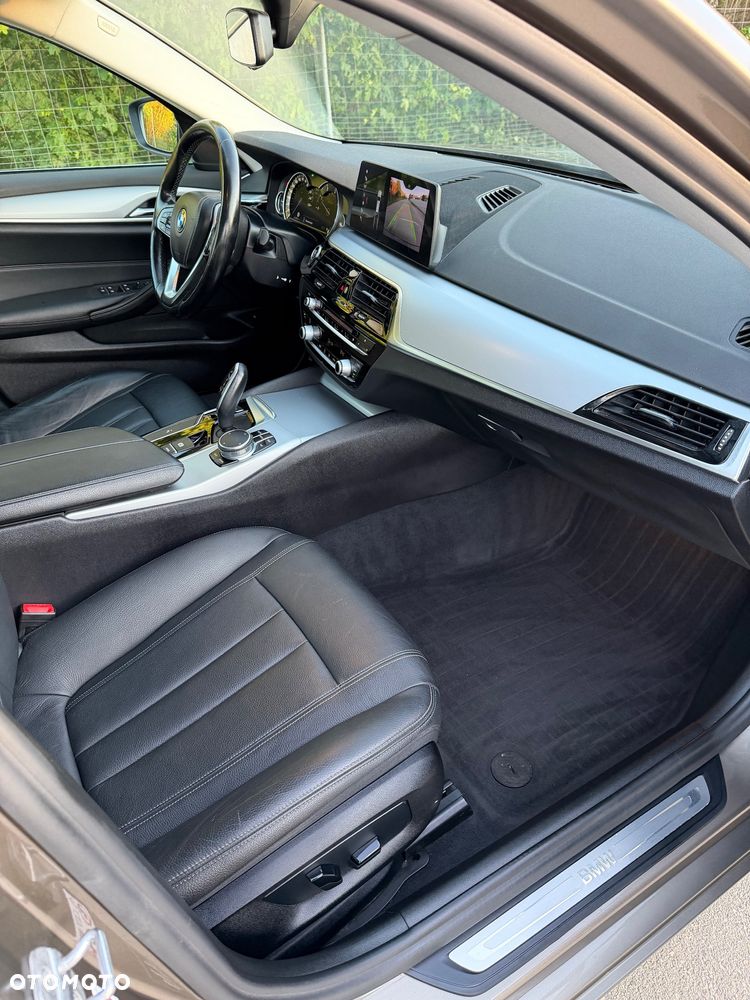 BMW Seria 5 520d xDrive Luxury Line sport - 26