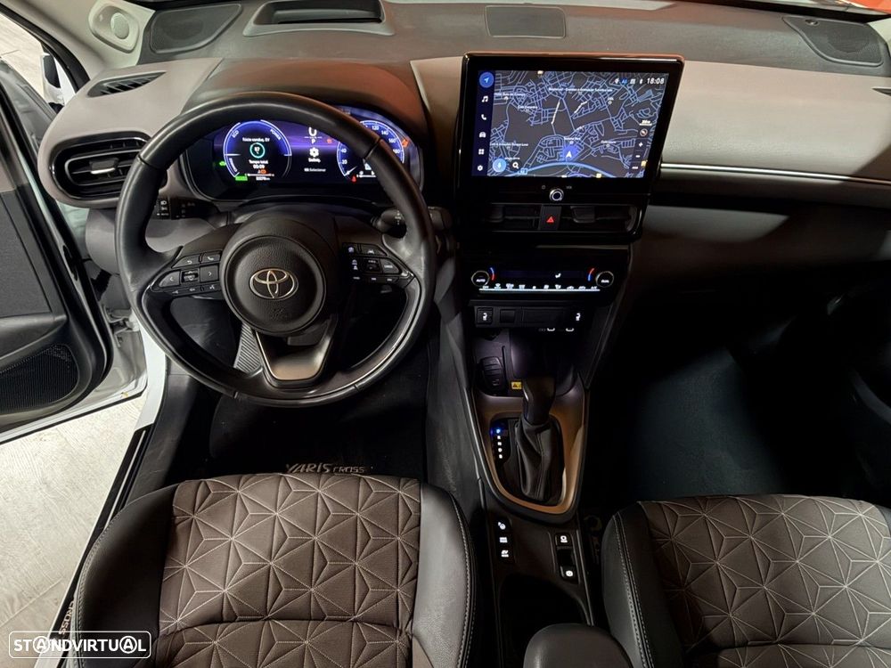 Toyota Yaris Cross 1.5 HDF Premiere Edition - 8