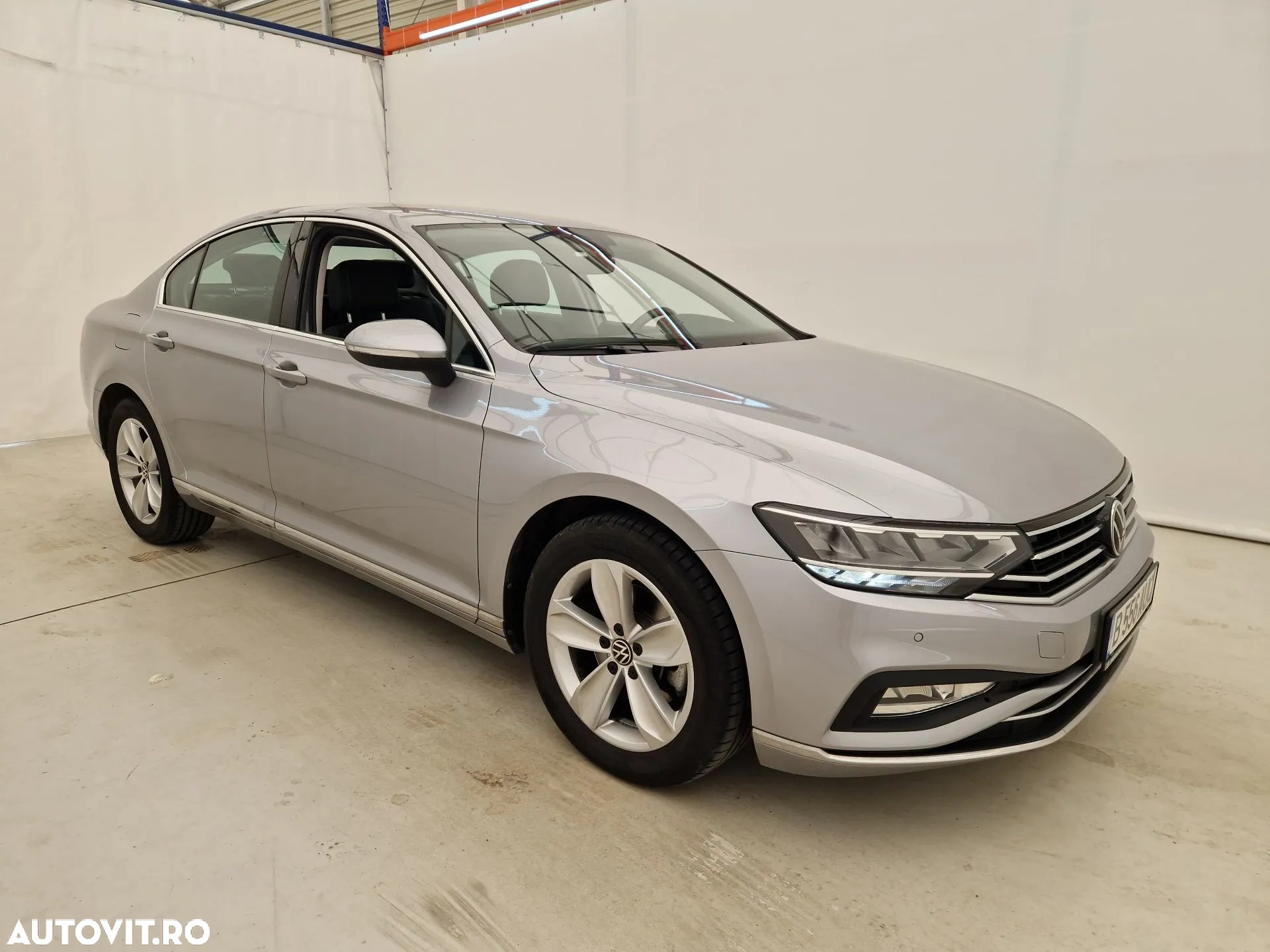 Volkswagen Passat - 4