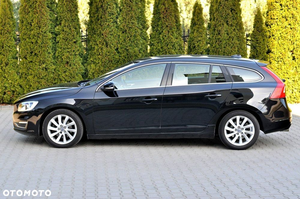 Volvo V60 D3 Summum - 33