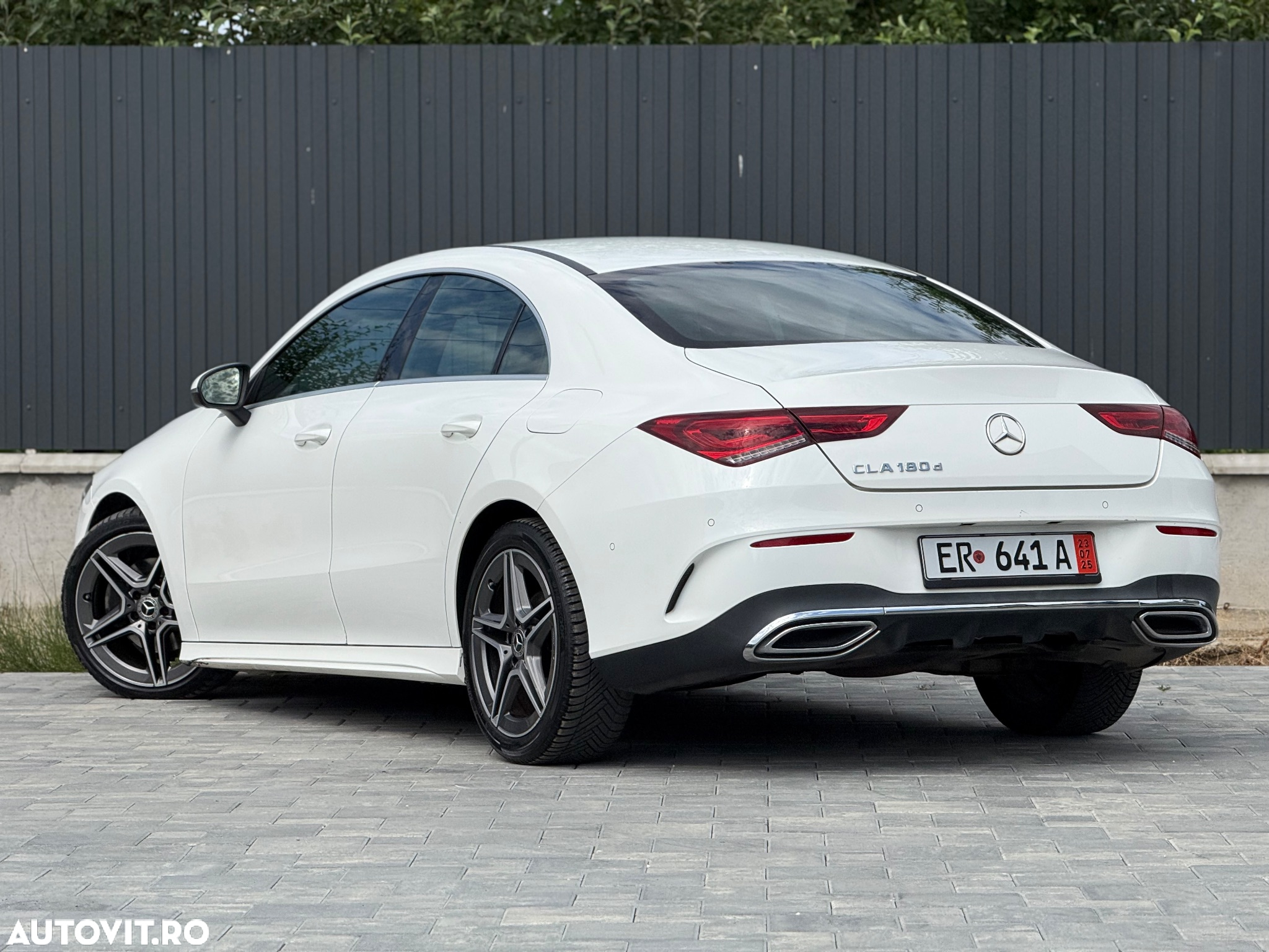 Mercedes-Benz CLA 180 d Shooting Brake 7G-DCT AMG Line - 4