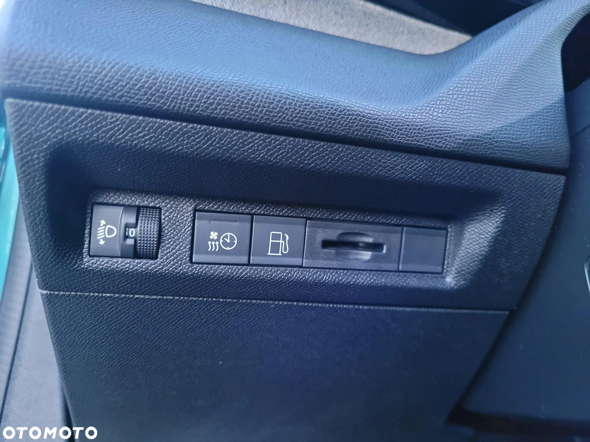 Peugeot 308 SW Plug-In Hybrid 225 e-EAT8 GT - 23