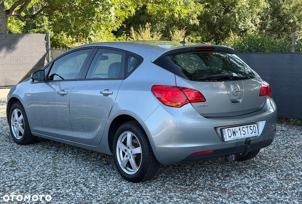 Opel Astra 1.6 Enjoy - 7